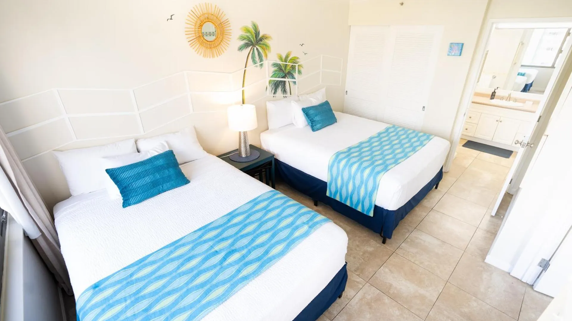 Appartamento Beautiful Waikiki Banyan Mountain View Condo With Full Kitchen, Ample Sleeping And Free Parking Honolulu Stati Uniti